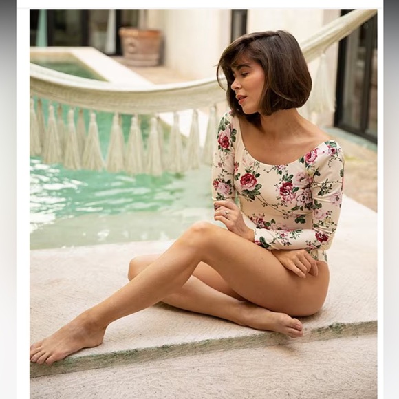 NWT Antonio Melani x The Style Bungalow Miraflores Floral Print 1 piece Swimsuit - Picture 5 of 12